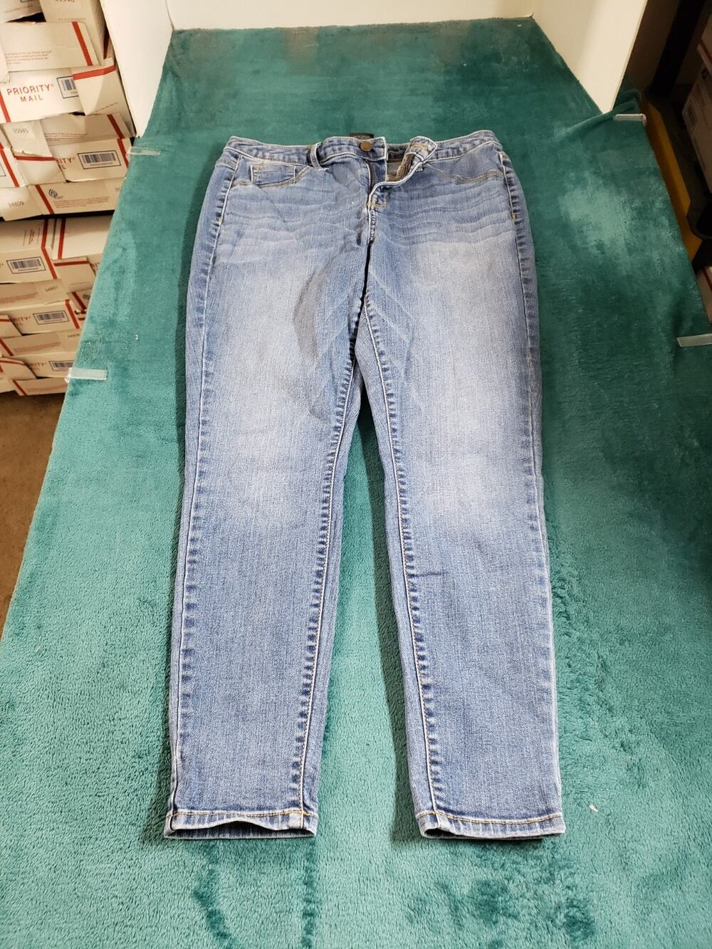 Mossimo Jeans Size 10 Women Blue Denim Stretch Pants Mid Rise Curvy Jegging